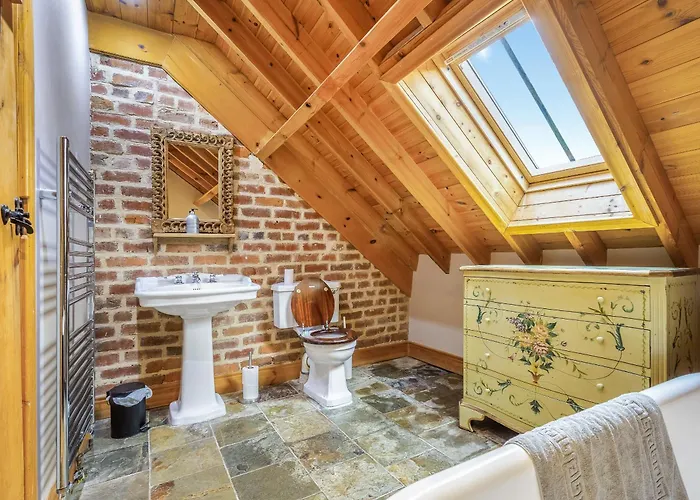 Seaton Court - Uk31955