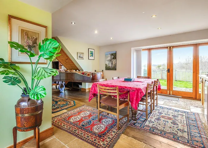 Seaton Court - Uk31955